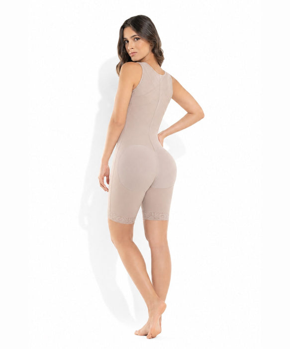 455-Ideal Compression to Shape Your Body: Balanced, targeted control designed to flatten the midsection, shape the waistline, and redefine your silhouette smoothly.